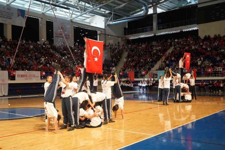 Niğde’de 19 Mayıs düzenlenen programla kutlandı