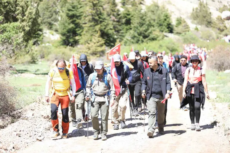 Aladağlar’da 19 Mayıs Yürüyüşü gerçekleştirildi