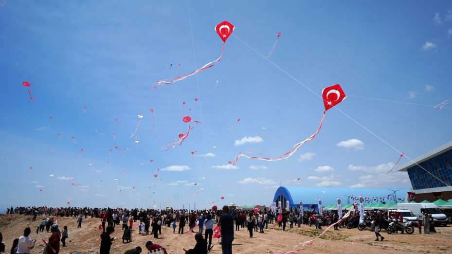 Niğde’de 19 Mayıs coşkusu Uçurtma Şenliği ile zirveye ulaştı