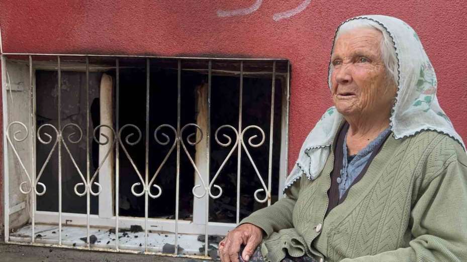 Ateşle oyun evi kullanılmaz hale getirdi