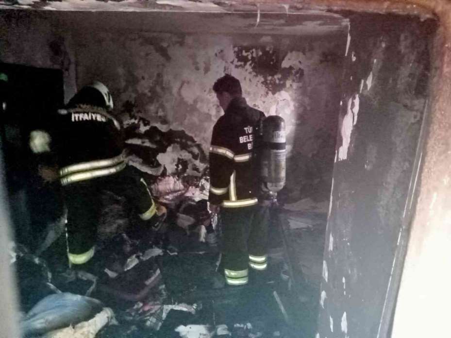 Ateşle oyun evi kullanılmaz hale getirdi
