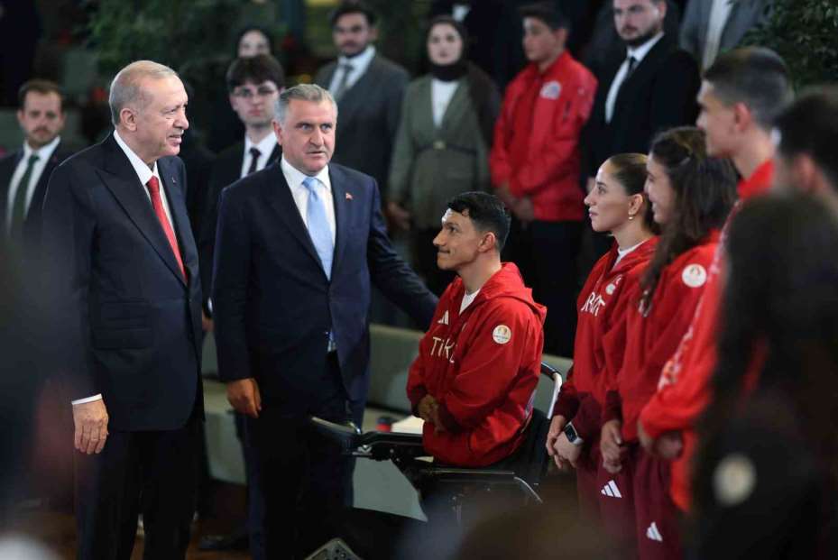 Cumhurbaşkanı Erdoğan: "Terörsüz Türkiye kavşağını inşallah suhuletle döndükten sonra Türkiye Yüzyılı menziline çok daha hızlı ulaşacağız"