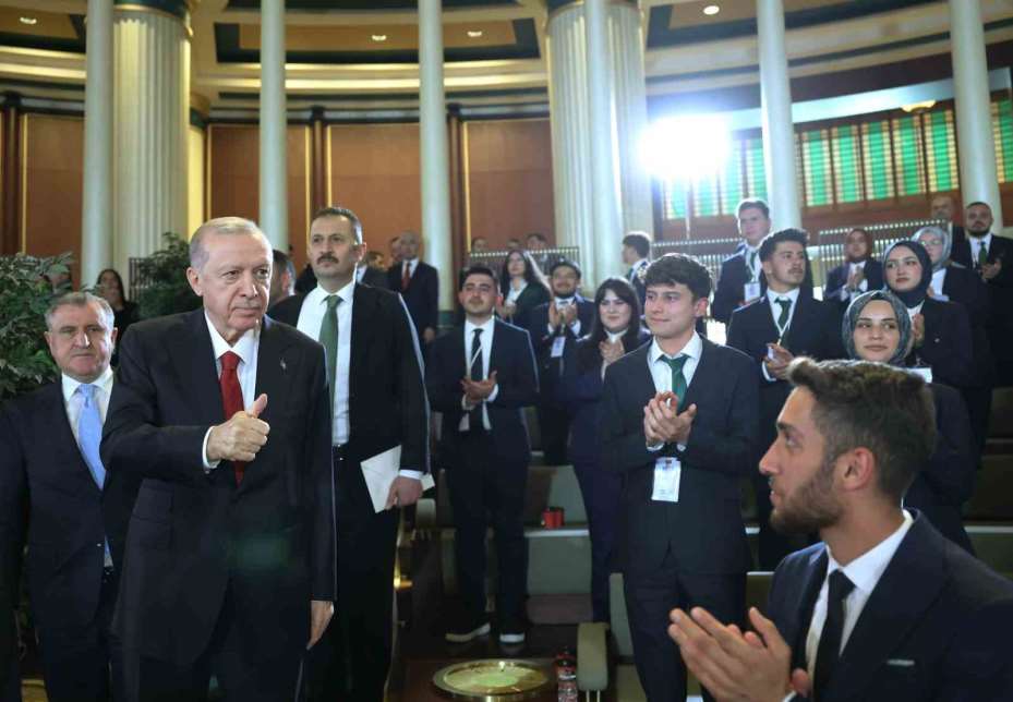 Cumhurbaşkanı Erdoğan: "Terörsüz Türkiye kavşağını inşallah suhuletle döndükten sonra Türkiye Yüzyılı menziline çok daha hızlı ulaşacağız"