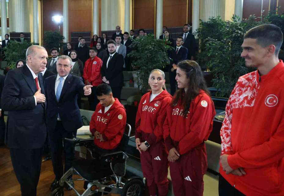 Cumhurbaşkanı Erdoğan: "Terörsüz Türkiye kavşağını inşallah suhuletle döndükten sonra Türkiye Yüzyılı menziline çok daha hızlı ulaşacağız"