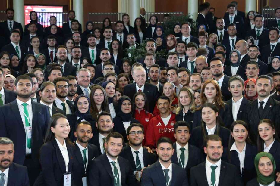 Cumhurbaşkanı Erdoğan: "Terörsüz Türkiye kavşağını inşallah suhuletle döndükten sonra Türkiye Yüzyılı menziline çok daha hızlı ulaşacağız"