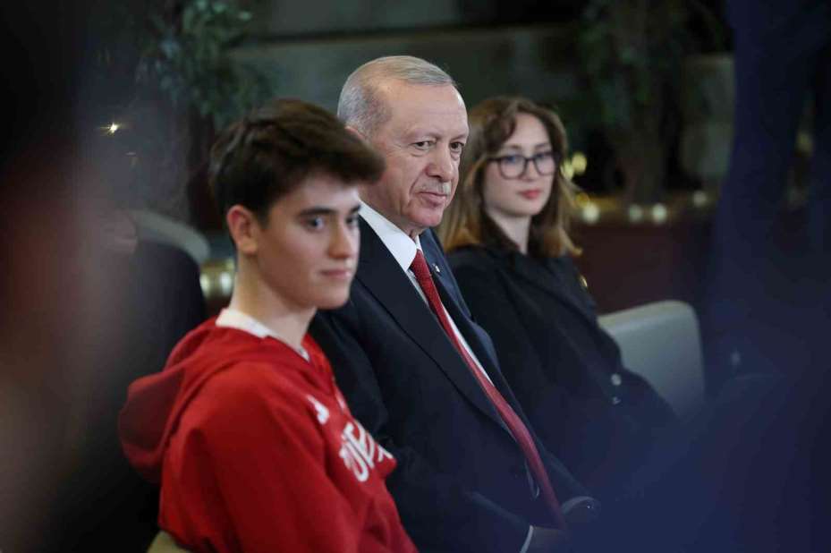Cumhurbaşkanı Erdoğan: "Terörsüz Türkiye kavşağını inşallah suhuletle döndükten sonra Türkiye Yüzyılı menziline çok daha hızlı ulaşacağız"