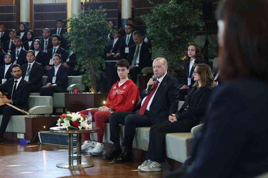Cumhurbaşkanı Erdoğan: "Terörsüz Türkiye kavşağını inşallah suhuletle döndükten sonra Türkiye Yüzyılı menziline çok daha hızlı ulaşacağız"