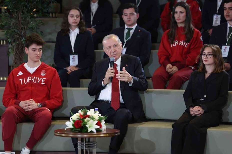 Cumhurbaşkanı Erdoğan: "Terörsüz Türkiye kavşağını inşallah suhuletle döndükten sonra Türkiye Yüzyılı menziline çok daha hızlı ulaşacağız"