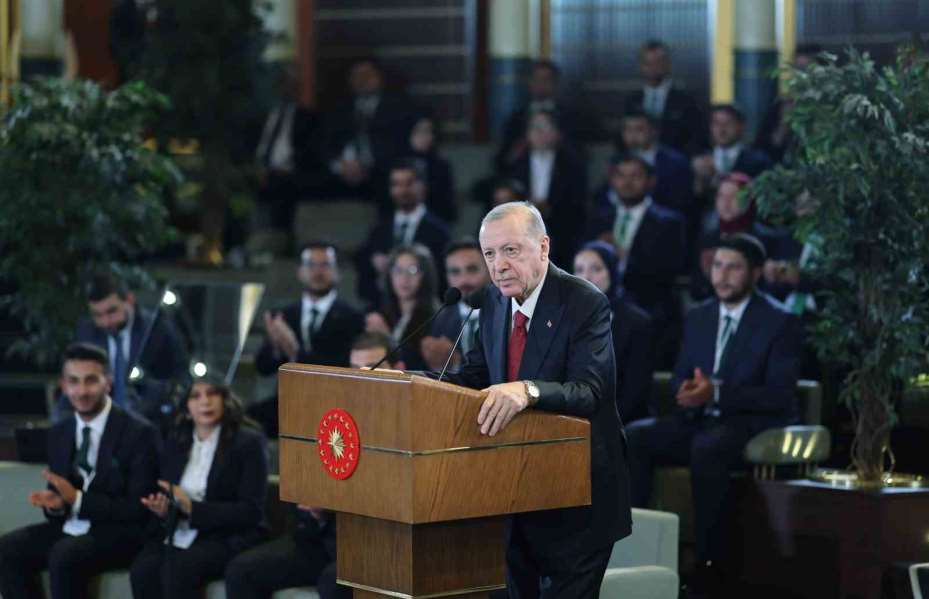 Cumhurbaşkanı Erdoğan: "Terörsüz Türkiye kavşağını inşallah suhuletle döndükten sonra Türkiye Yüzyılı menziline çok daha hızlı ulaşacağız"