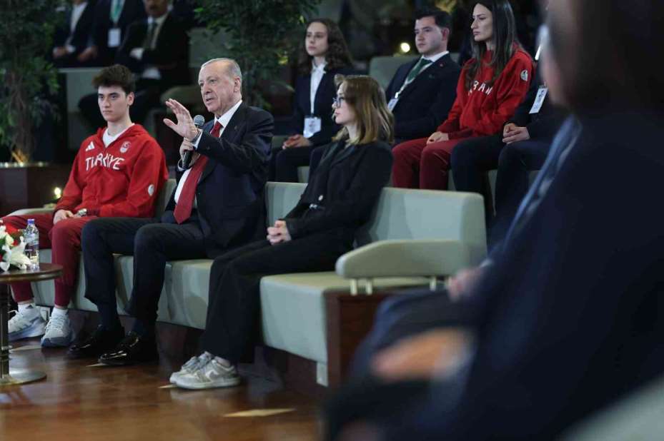 Cumhurbaşkanı Erdoğan: "Terörsüz Türkiye kavşağını inşallah suhuletle döndükten sonra Türkiye Yüzyılı menziline çok daha hızlı ulaşacağız"