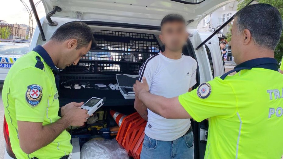 Alkollü ve ehliyetsiz sürücüden gazeteciye "Öldürürüm" tehdidi