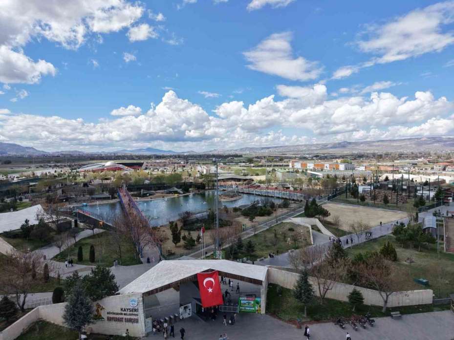 Hayvanat bahçesini 19 Mayıs’ta 12 bin kişi ziyaret etti
