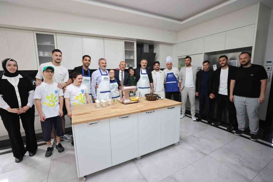 Konyaspor’dan özel çocuklara ziyaret
