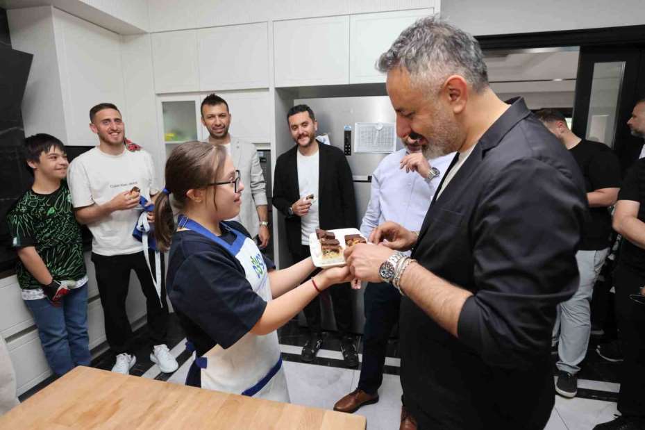 Konyaspor’dan özel çocuklara ziyaret