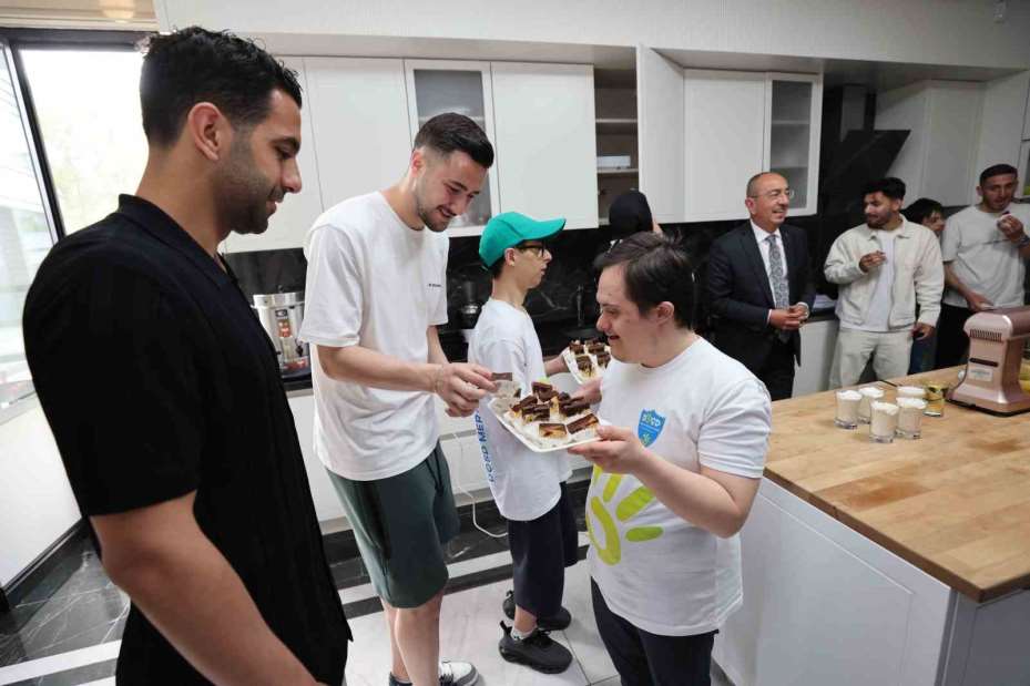 Konyaspor’dan özel çocuklara ziyaret