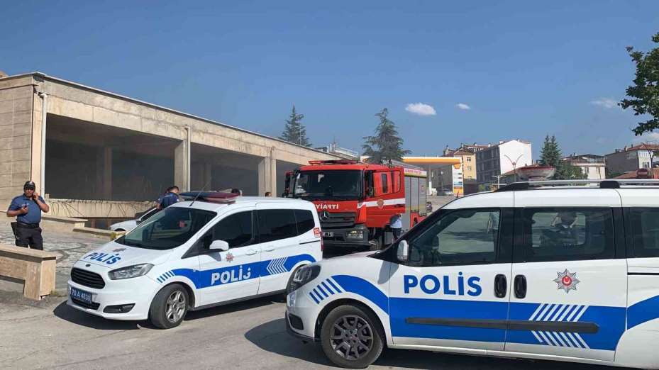 Karaman’da cami otoparkında yangın