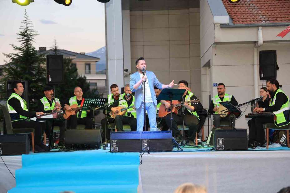 Grup Şantiye, bu kez de Gençlik Konseri’nde sahne aldı