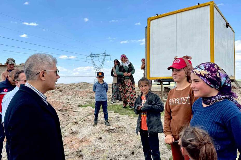 Vali Çelik’ten çobanlara ziyaret