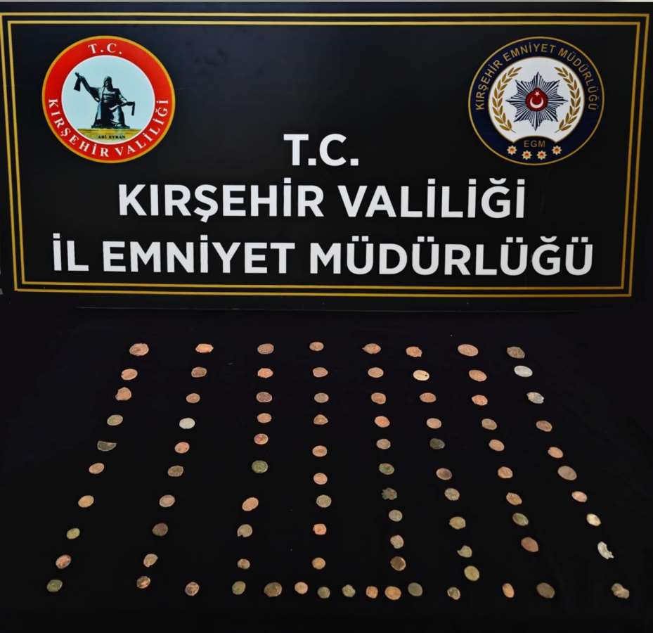Kırşehir’de tarihi eser kaçakçılarına operasyon: 151 parça tarihi eser ele geçirildi