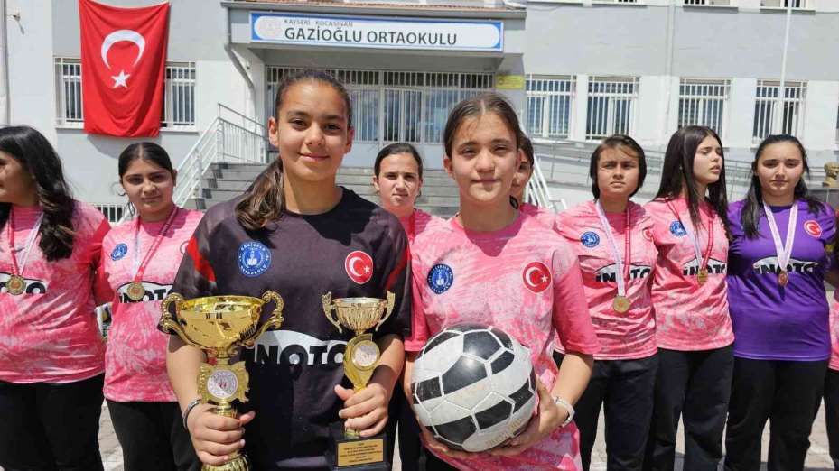 Okul bahçesinden şampiyonluklara