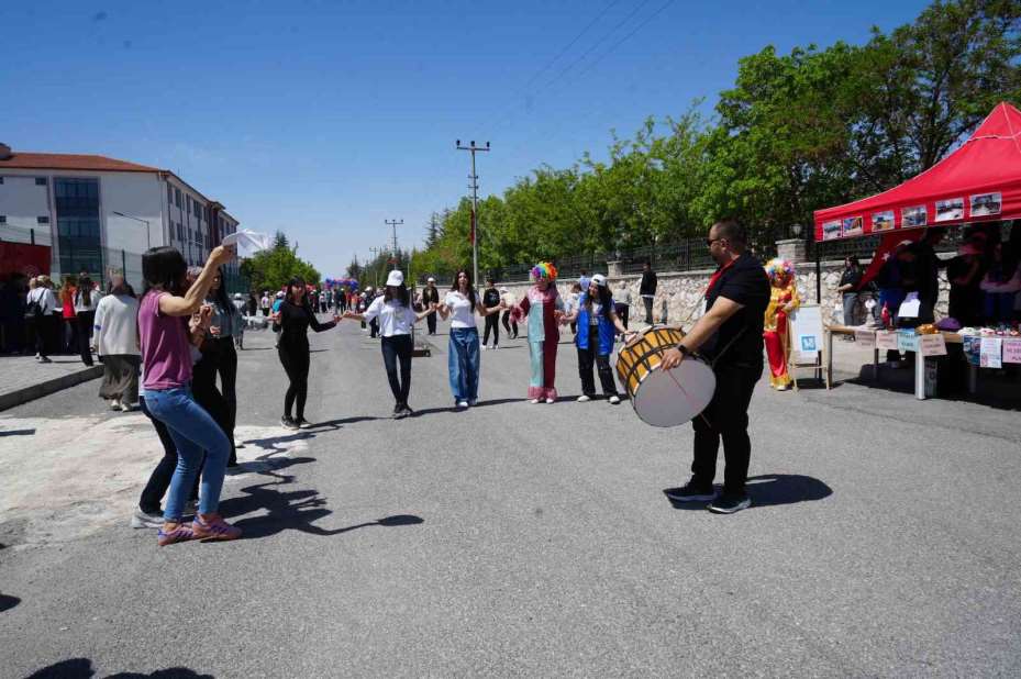 Bu sokağa giren herkes spor yapıyor