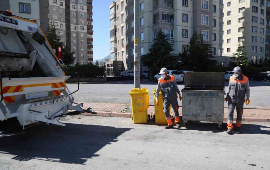 Melikgazi’de günlük 440 ton çöp toplanıyor, 700 km yol süpürülüyor