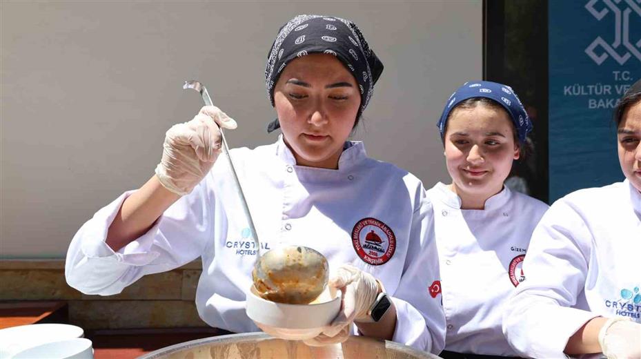Yöresel Lezzetler Türk Mutfağı Haftası’na ’Ahi çorbası’ damga vurdu