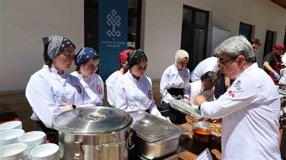 Yöresel Lezzetler Türk Mutfağı Haftası’na ’Ahi çorbası’ damga vurdu