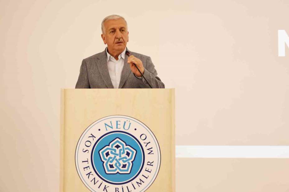 KOS’taki yüksekokul ilk mezunlarını verdi