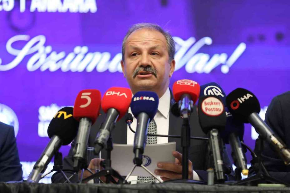 Sağlık-Sen: "Aile Yılı’nda hemşire ve ebelerin yüzde 73’ü iş ve aile dengesini kuramıyor"