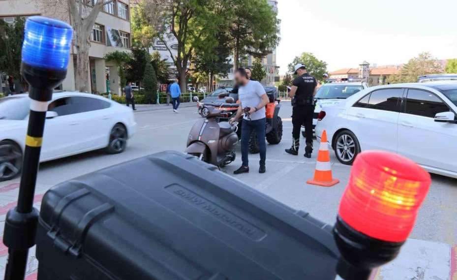 Ehliyet, kask, sigorta yok, 20 bin lira ceza var