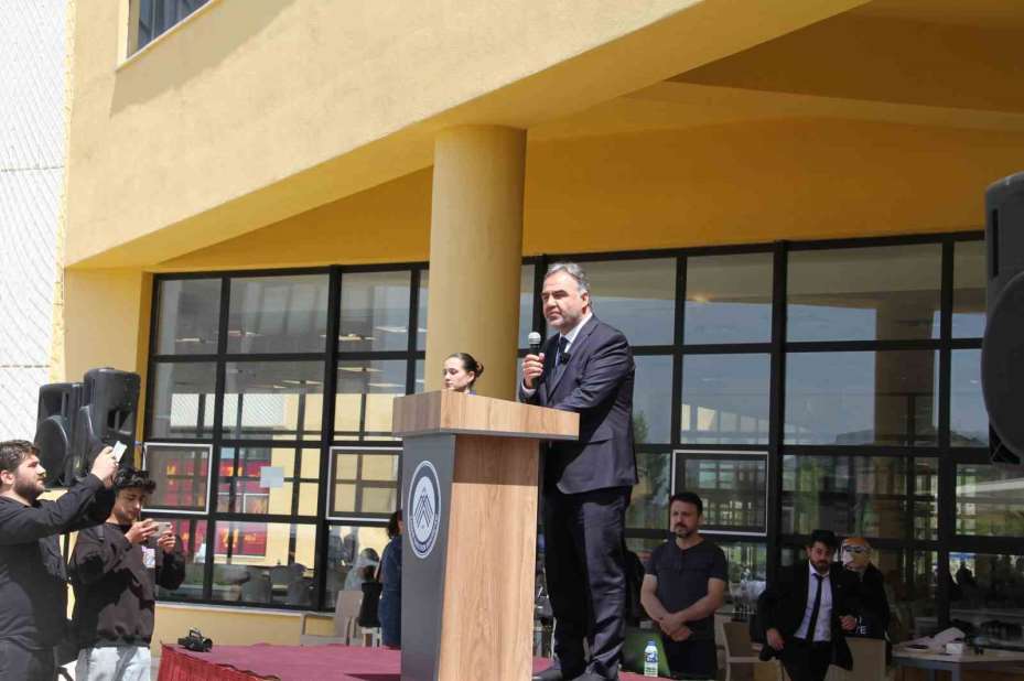 Arama-Kurtarma Tanıtım ve Gençlik Sağlığı Şenliği’ne üniversite öğrencilerinden yoğun ilgi
