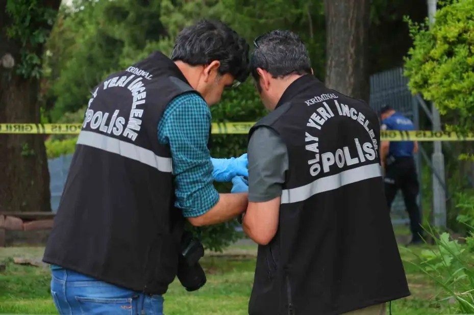 TBMM önünde havaya ateş açan şahıs gözaltına alındı