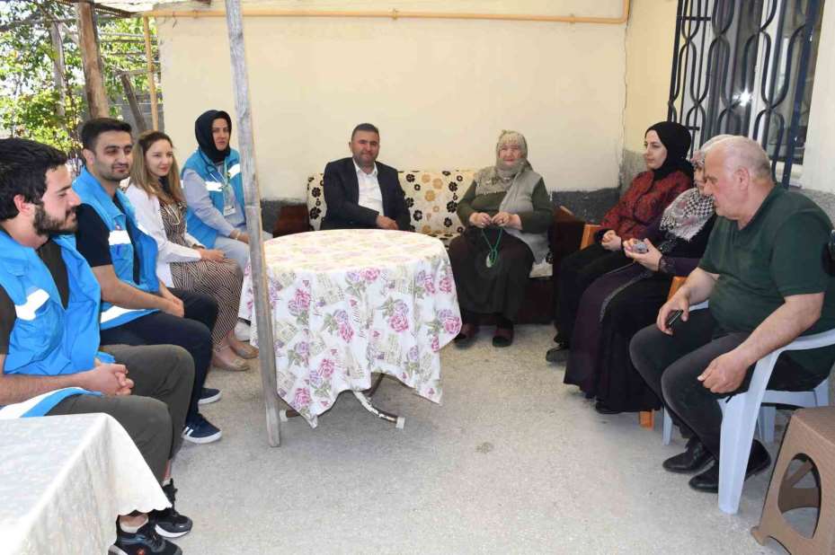 114 yaşındaki Makbule Nine’ye sağlık ekiplerinden doğum günü sürprizi