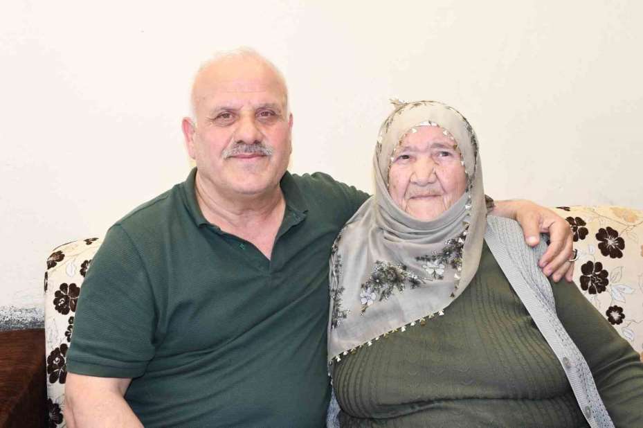 114 yaşındaki Makbule Nine’ye sağlık ekiplerinden doğum günü sürprizi