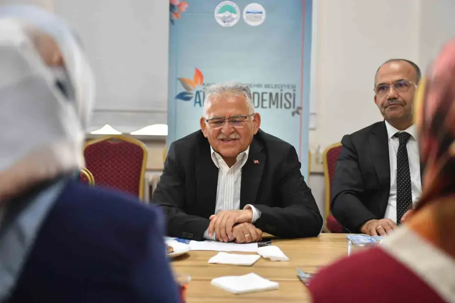 Başkan Büyükkılıç’tan Aile Akademisine ziyaret