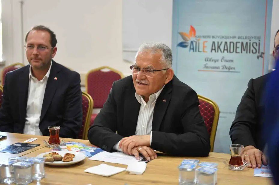 Başkan Büyükkılıç’tan Aile Akademisine ziyaret