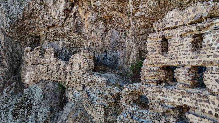 Alicin Manastırı, Sümela Manastırı ile olan benzerliğiyle dikkat çekiyor