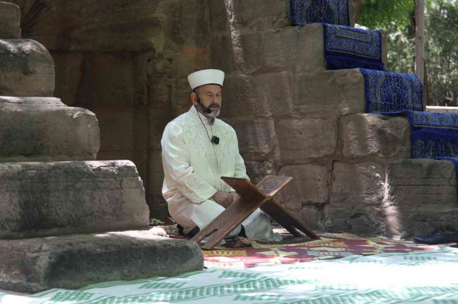 Konya’da Namazgah’ta eller yağmur için semaya kalktı