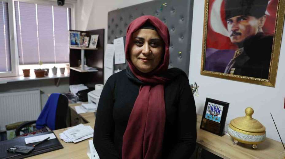 Kırşehir’in en büyük mahallesinin muhtarı göz dolduruyor