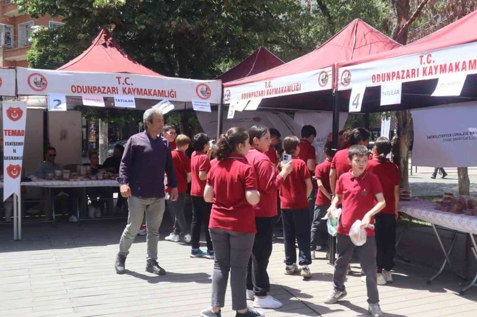 Türk Silahlı Kuvvetlerini Güçlendirme Vakfı hayır panayırı düzenledi