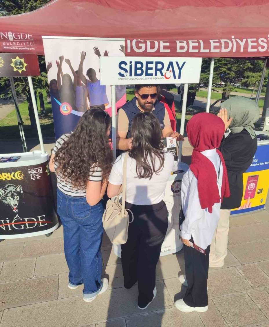 Gençlik Haftasında öğrencilere siber farkındalık eğitimi verildi