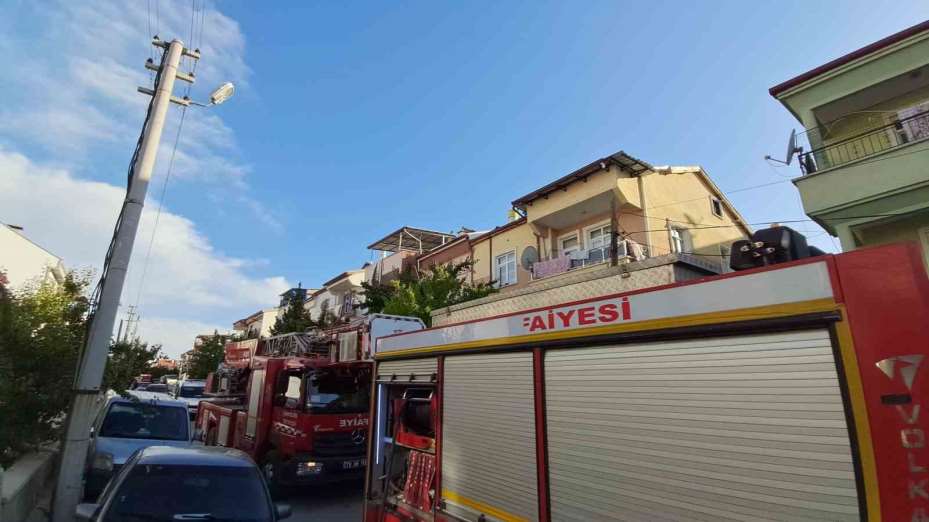 Karaman’da öfkeli koca evin çatısını ateşe verdi