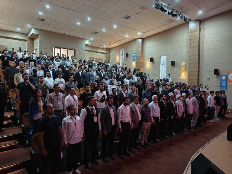 Kur’an-ı Kerim’i güzel okuyanlara ödülleri verildi
