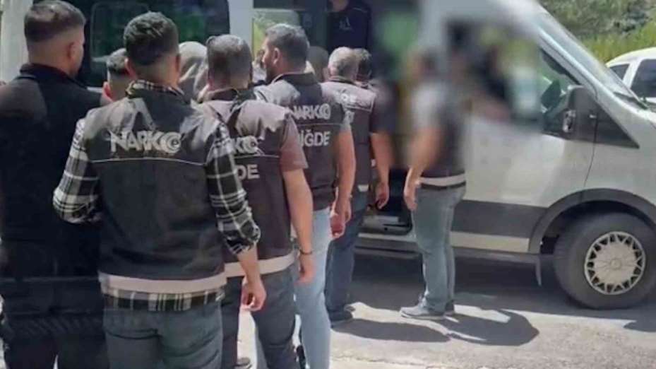 Niğde’de aranan şahıslara yönelik operasyonda 9 kişi yakalandı