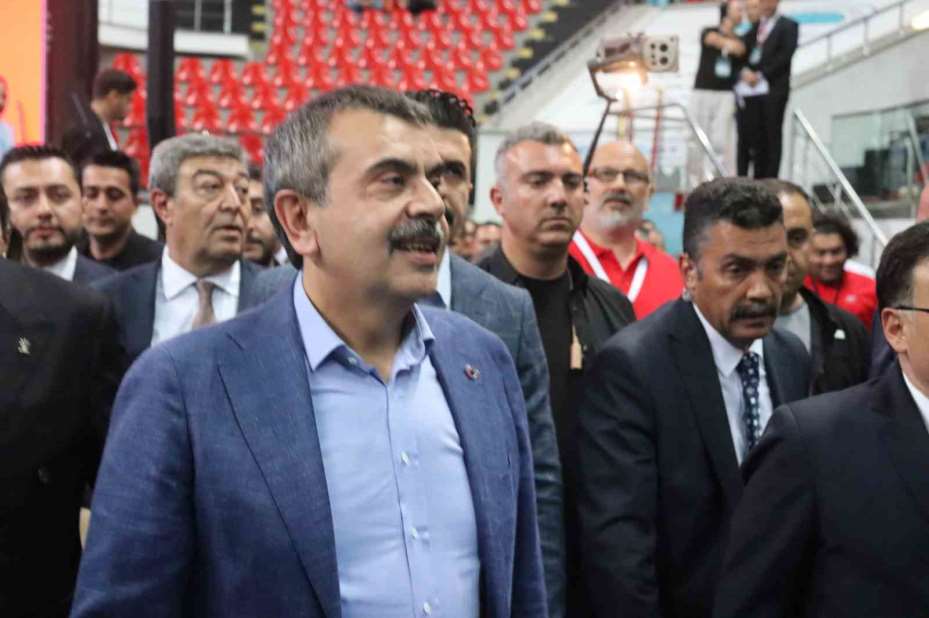 Bakan Yusuf Tekin: "Artık öğretmenlerimizi Milli Eğitim Akademisi düzeninden istihdam edeceğiz"