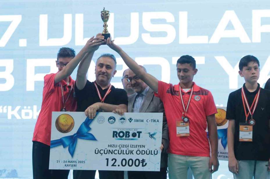 Bakan Yusuf Tekin: "Artık öğretmenlerimizi Milli Eğitim Akademisi düzeninden istihdam edeceğiz"