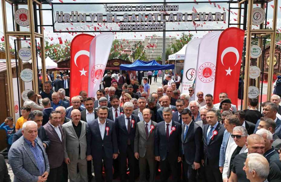 Kırıkkale’de "İşyurtları Ürün ve El Sanatları Fuarı" açıldı