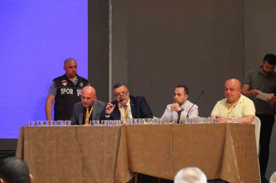 MKE Ankaragücü Olağanüstü Genel Kurulu’nda Bent Ahlat’ın adaylığı düştü