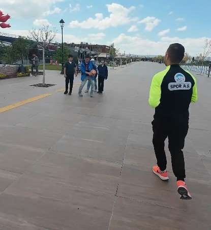 Büyükşehir Spor A.Ş.’den millet bahçesinde vatandaşları spora kaynaştıran uygulama